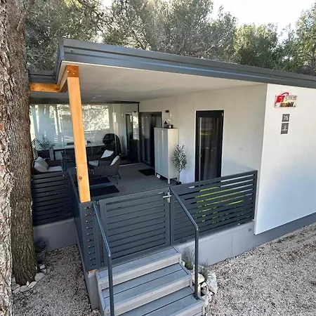 Oremore - Premium Mobile - Oaza Mira Camping, مكان تخييم دراغ